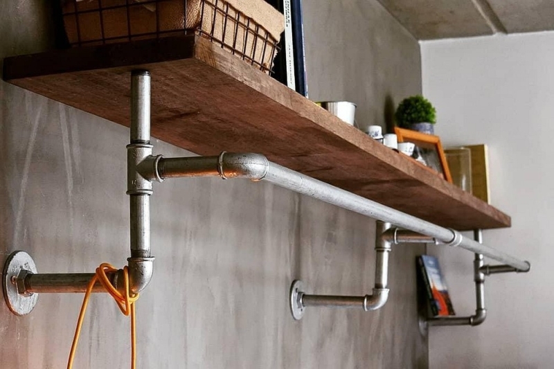 11 незвичайних ідей застосування в інтер'єрі водопровідних труб