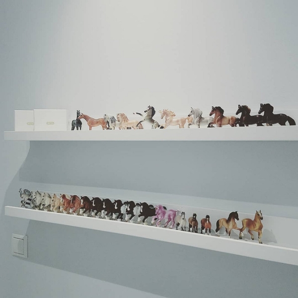 12 остроумных идей для применения самой узкой полки ИКЕА