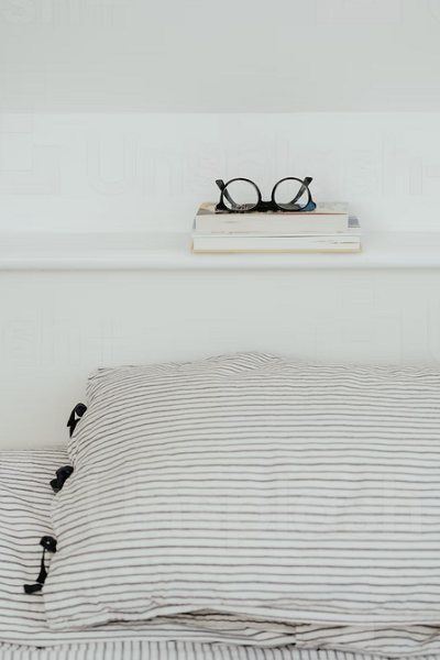 Альтернативні рішення для зберігання речей біля ліжка