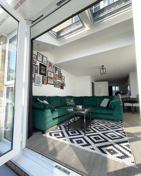 Яскраві Дивани: Змініть Свій Простір На Краще! 6 - Ліжка Та Матраци 7 чудових інтер'єрів, де яскравий диван став основою