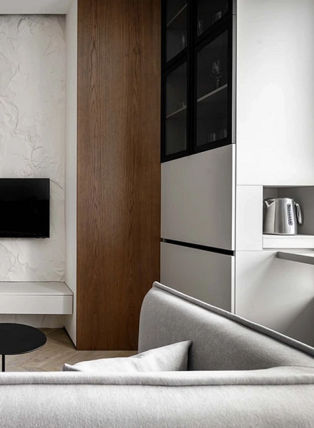 Ніша для техніки на торці шафи