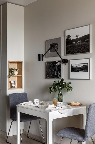 Полочки на кухні на торці шафи