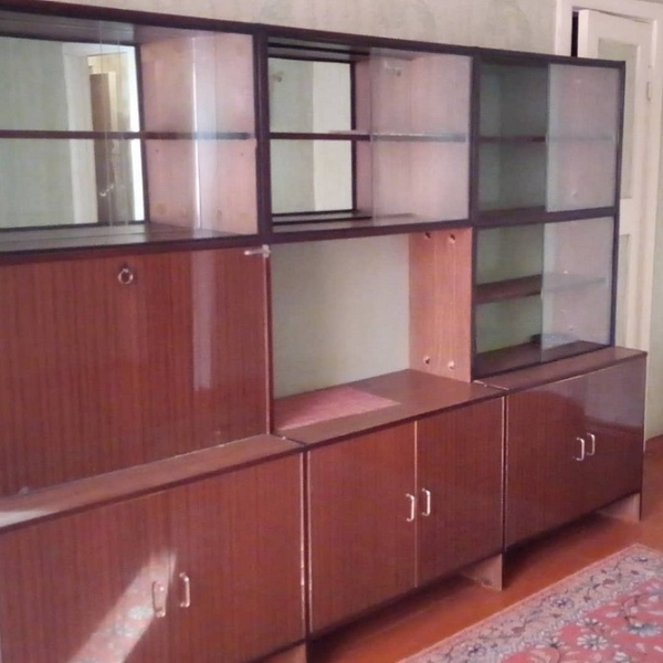 Що робити зі старою меблевою стінкою? 7 крутих прикладів (фото до і після)