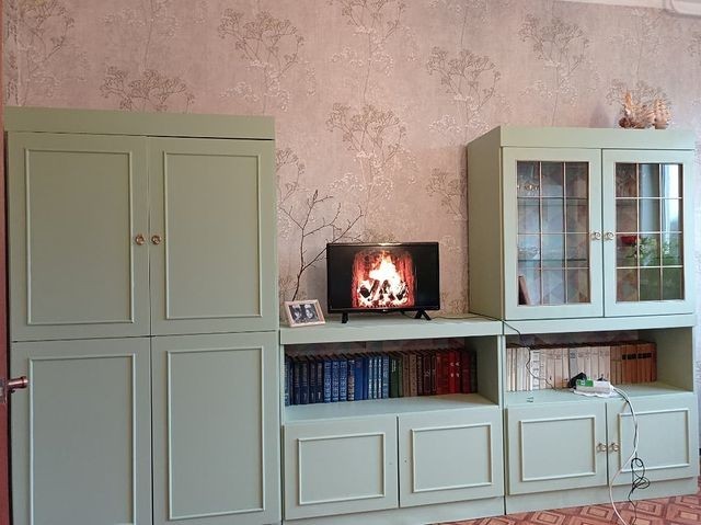 Що робити зі старою меблевою стінкою? 7 крутих прикладів (фото до і після)