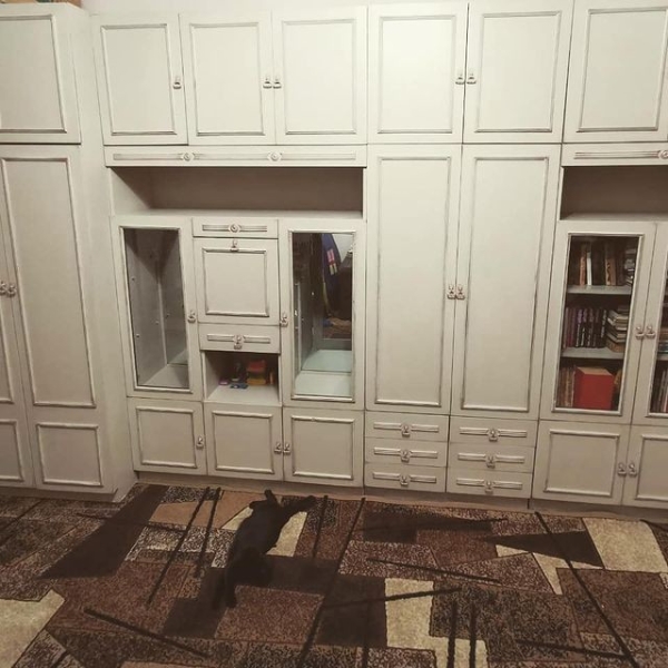 Що робити зі старою меблевою стінкою? 7 крутих прикладів (фото до і після)