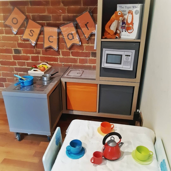 Ikea Kallax: 8 Геніальних Перетворень Звичайного Стелажа 26 - Ліжка Та Матраци Що можна зробити зі стеллажа ІКЕА «Каллакс»: 11 ідей