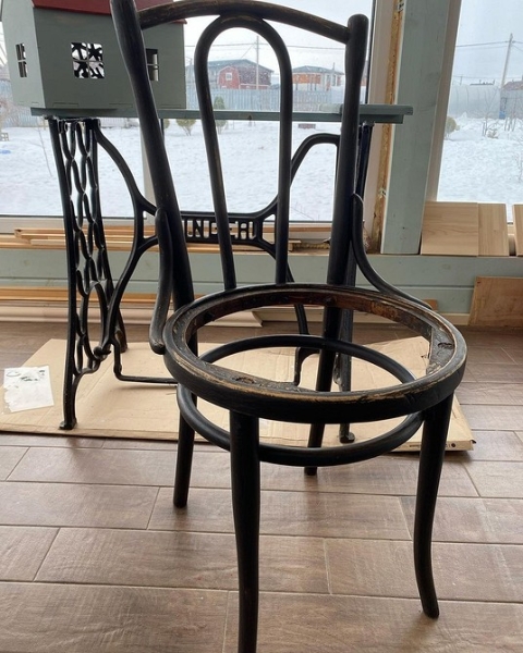 Як Відновити Старі Стільці: 7 Простих Та Ефективних Методів 9 - Ліжка Та Матраци До і після: 7 прикладів ефектного перетворення старої меблів