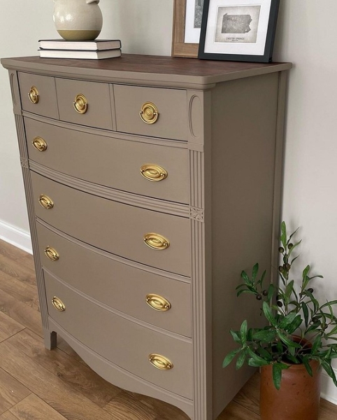 Як Відновити Старі Стільці: 7 Простих Та Ефективних Методів 17 - Ліжка Та Матраци До і після: 7 прикладів ефектного перетворення старої меблів