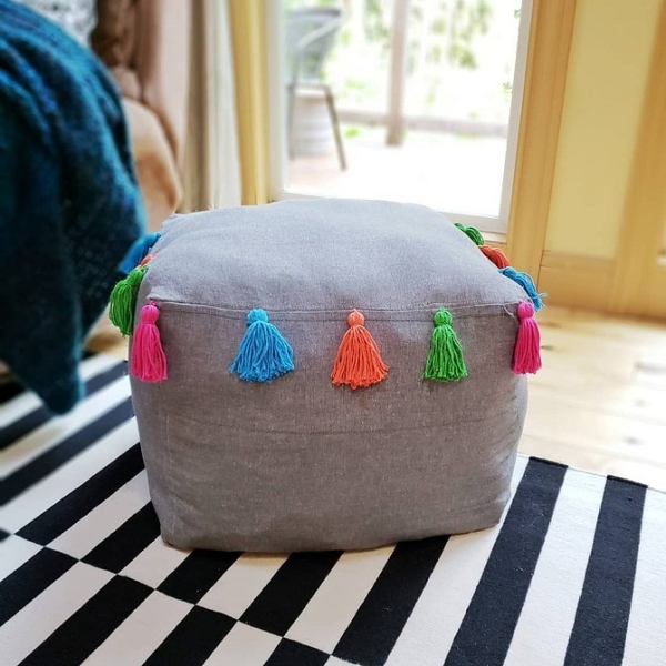 Як зробити пуф своїми руками: 7 можливих способів і детальний майстер-клас по виготовленню пуфа з старих коробок