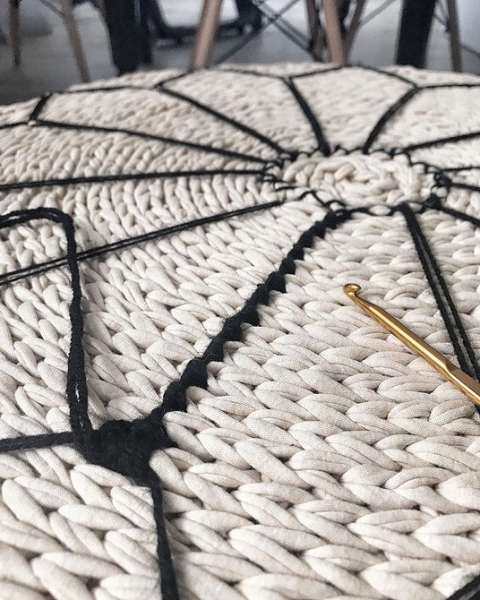 Як зробити пуф своїми руками: 7 можливих способів і детальний майстер-клас по виготовленню пуфа з старих коробок