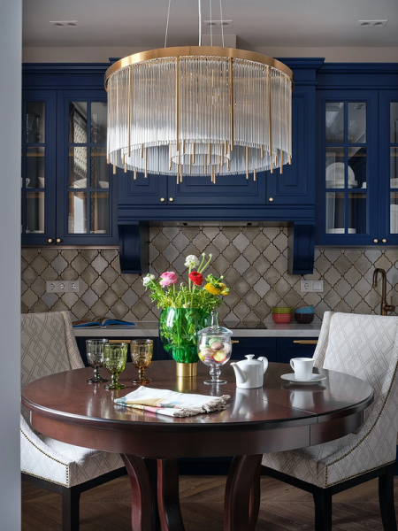 Круглий стіл в інтер'єрі: поради по вибору і 77 красивих фото