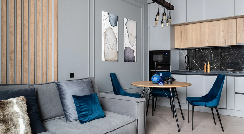 Круглий стіл в інтер'єрі: поради щодо вибору та красиві фото