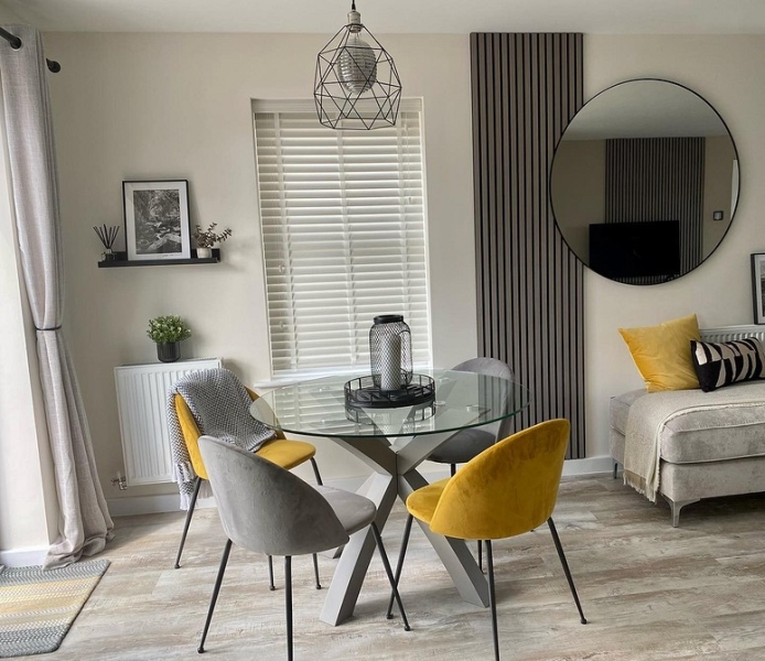 Круглий стіл в інтер'єрі: поради по вибору та 77 красивих фото