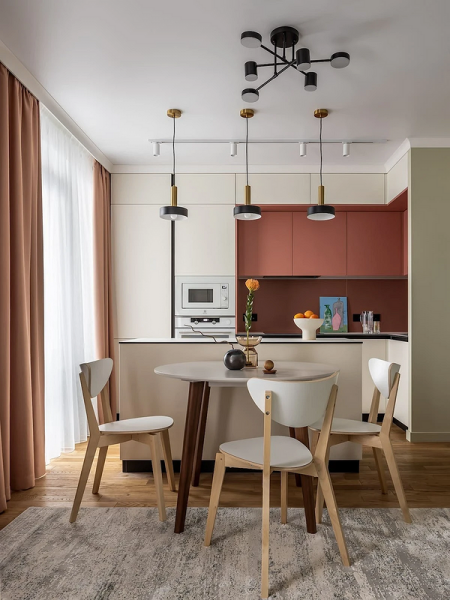 Круглий стіл в інтер'єрі: зважуємо всі за і проти