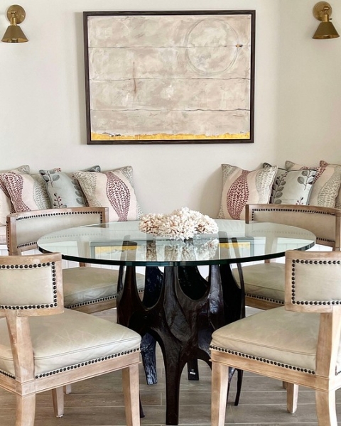 Круглий стіл в інтер'єрі: поради по вибору та 77 красивих фото