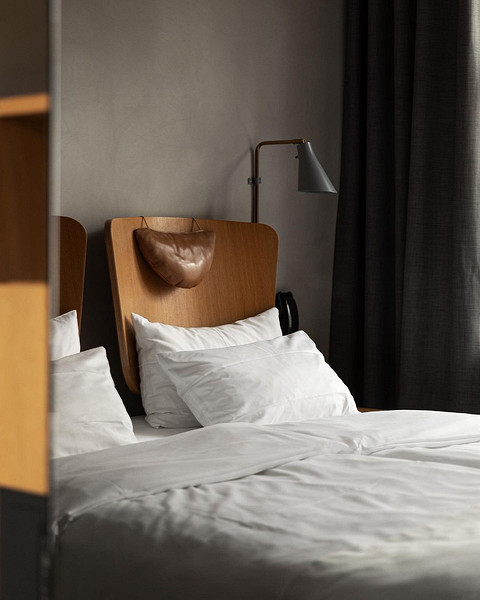 Ізголов'я, як спинка стільця