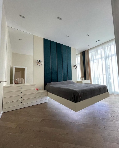 Парящая кровать в интерьере: плюсы, минусы и 73 красивых фото