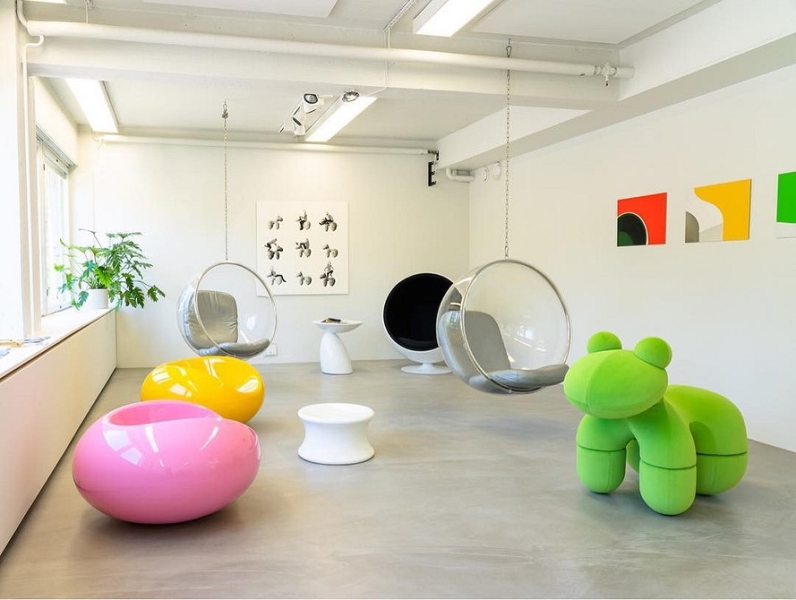 Підвісне крісло в інтер'єрі: види та вдалі варіанти розміщення