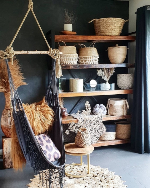 Підвісне крісло в інтер'єрі: види та вдалі варіанти розміщення