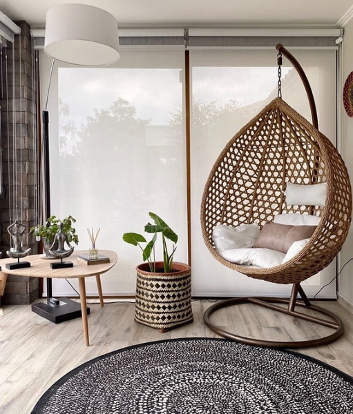 Підвісне крісло в інтер'єрі: види та вдалі варіанти розміщення