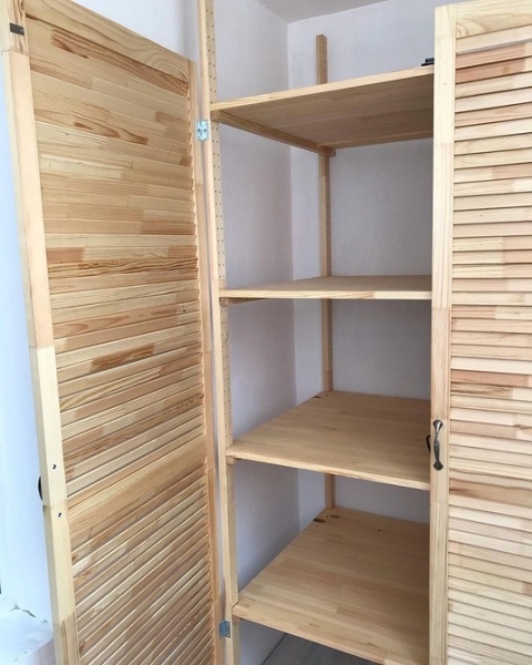 Корисна інструкція: як зробити полиці на балконі самому