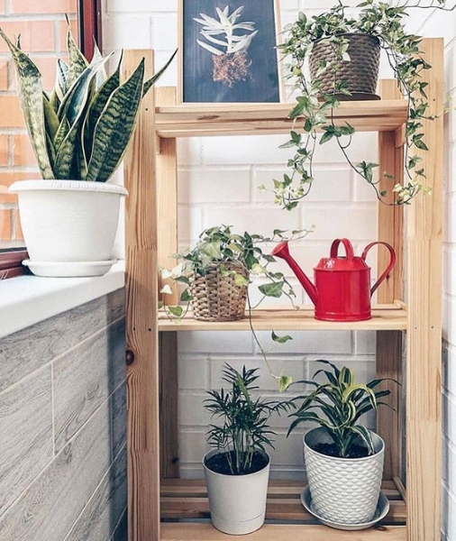 Корисна інструкція: як зробити полиці на балконі самому