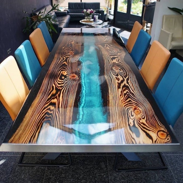 Стол из эпоксидной смолы: как сделать красивую мебель самому (и 20 примеров для вдохновения)