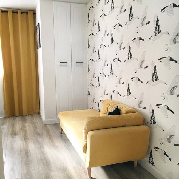 Жовтий диван в інтер'єрі: поради щодо вибору та 100 красивих фотоприкладів