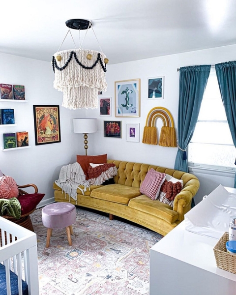 Жовтий диван в інтер'єрі: поради щодо вибору та 100 красивих фотоприкладів