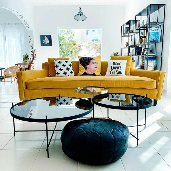 Жовтий диван в інтер'єрі: поради щодо вибору та 100 красивих фотоприкладів