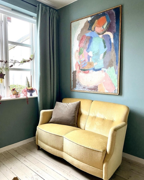 Жовтий диван в інтер'єрі: поради щодо вибору та 100 красивих фотоприкладів