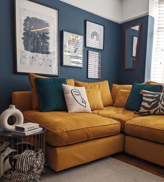 Жовтий диван в інтер'єрі: поради щодо вибору та 100 красивих фотоприкладів