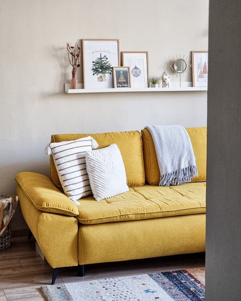 Жовтий диван в інтер'єрі: поради щодо вибору та 100 красивих фотоприкладів